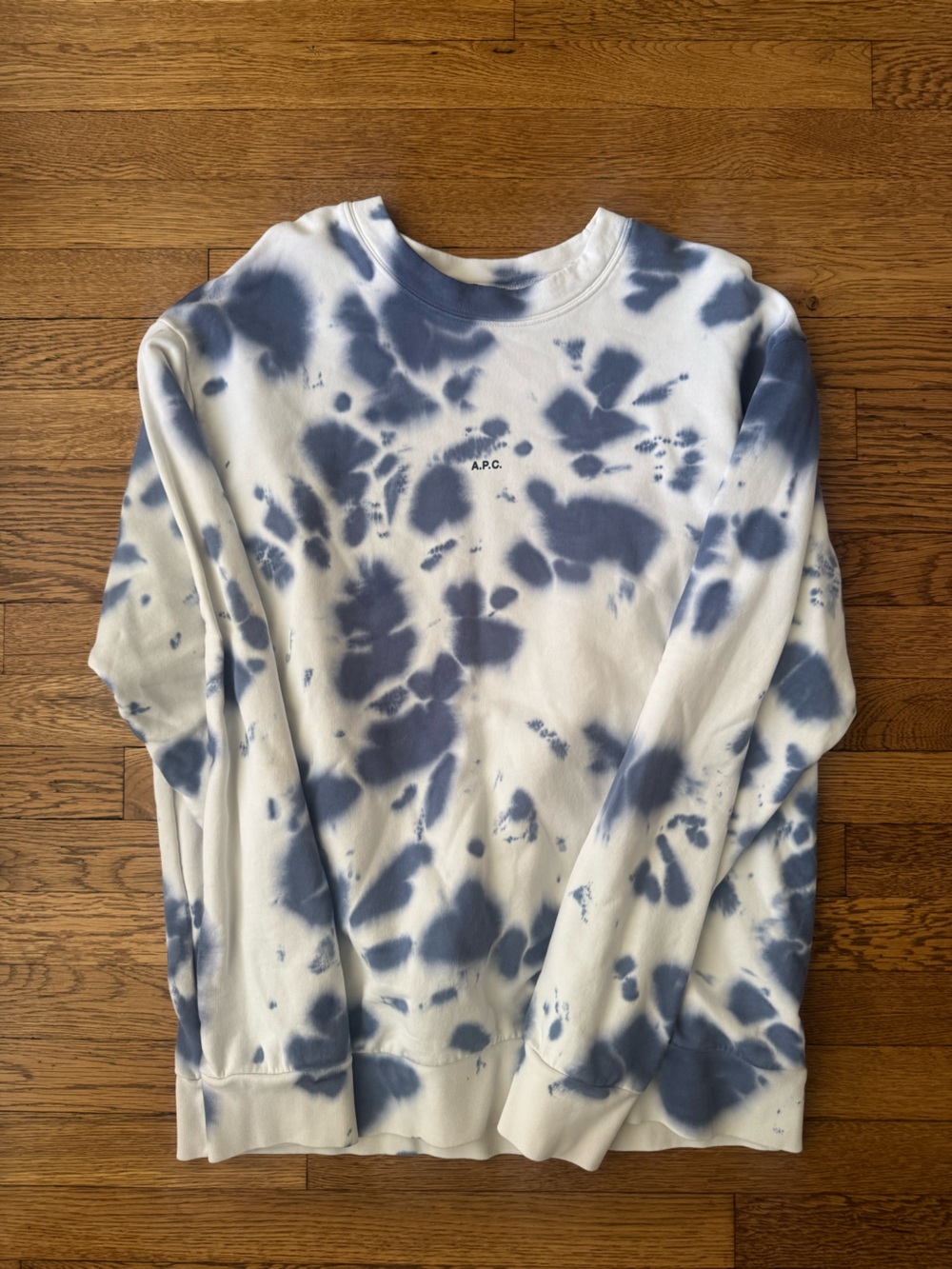 A.P.C. White & Blue Tie-Dye Olivier Sweatshirt
